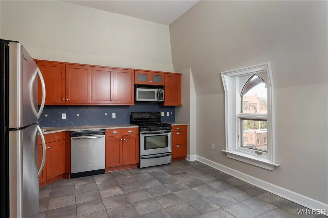 414 Franklin Street 3, Buffalo, New York 14202, Buffalo, New York 14202, 1 Bedroom Bedrooms, 4 Rooms Rooms,1 BathroomBathrooms,Residential Lease,For Rent,414 Franklin Street 3, Buffalo, New York 14202,0,B1649261