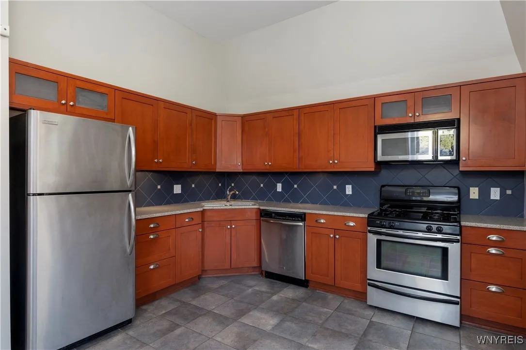 414 Franklin Street 3, Buffalo, New York 14202, Buffalo, New York 14202, 1 Bedroom Bedrooms, 4 Rooms Rooms,1 BathroomBathrooms,Residential Lease,For Rent,414 Franklin Street 3, Buffalo, New York 14202,0,B1649261