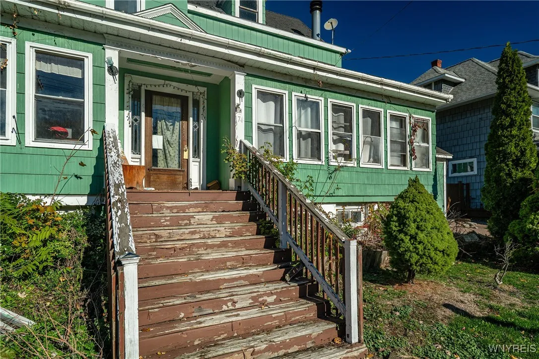 174 Fletcher Street, Tonawanda, New York 14150, Tonawanda, New York 14150, 5 Bedrooms Bedrooms, ,2 BathroomsBathrooms,Residential,For Sale,174 Fletcher Street, Tonawanda, New York 14150,0,B1649228