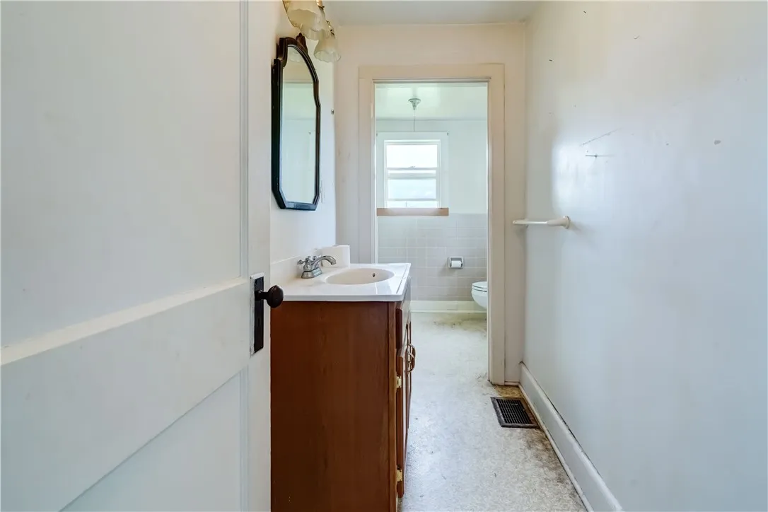 1621 Bragg Street, Lima, New York 14485, Lima, New York 14485, 4 Bedrooms Bedrooms, 10 Rooms Rooms,2 BathroomsBathrooms,Residential,For Sale,1621 Bragg Street, Lima, New York 14485,0,R1648996