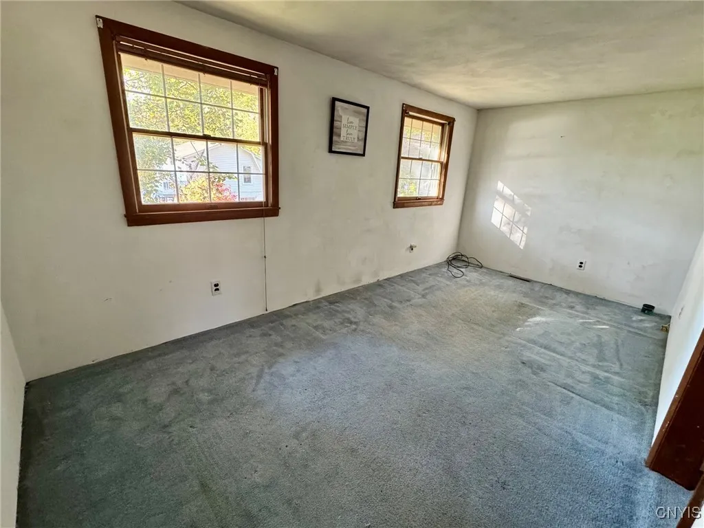 35 Elm Street, Kirkland, New York 13323, Kirkland, New York 13323, 5 Bedrooms Bedrooms, ,3 BathroomsBathrooms,Residential,For Sale,35 Elm Street, Kirkland, New York 13323,0,S1649329