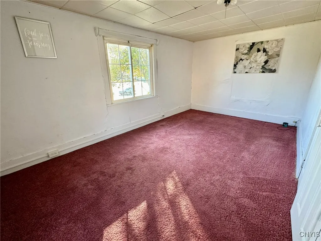 35 Elm Street, Kirkland, New York 13323, Kirkland, New York 13323, 5 Bedrooms Bedrooms, ,3 BathroomsBathrooms,Residential,For Sale,35 Elm Street, Kirkland, New York 13323,0,S1649329