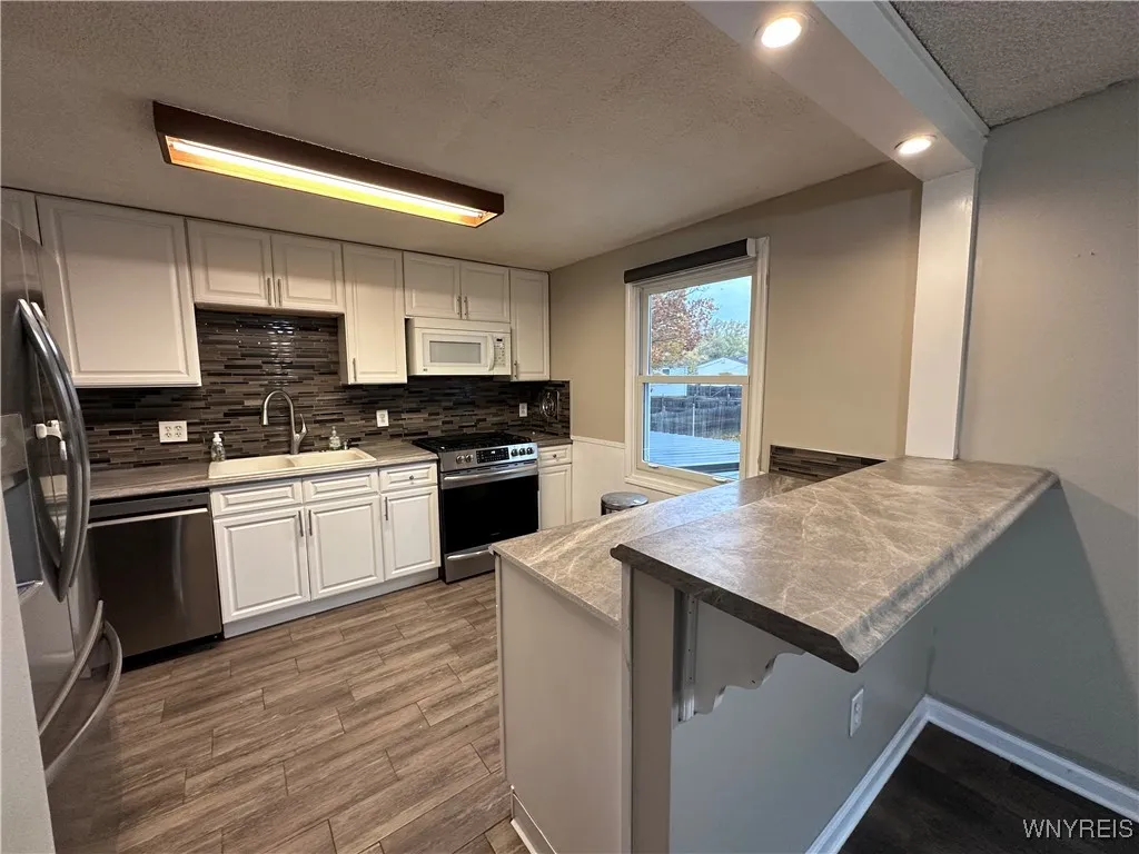 134 Roycroft Drive, West Seneca, New York 14224, West Seneca, New York 14224, 3 Bedrooms Bedrooms, 6 Rooms Rooms,2 BathroomsBathrooms,Residential,For Sale,134 Roycroft Drive, West Seneca, New York 14224,0,B1648789