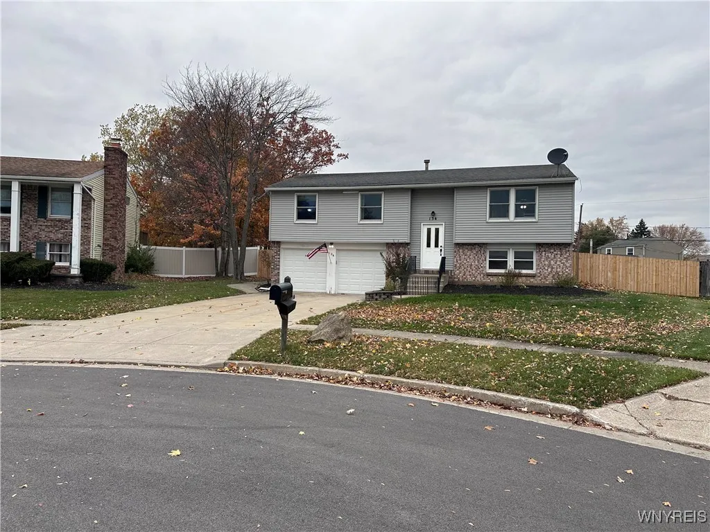 134 Roycroft Drive, West Seneca, New York 14224, West Seneca, New York 14224, 3 Bedrooms Bedrooms, 6 Rooms Rooms,2 BathroomsBathrooms,Residential,For Sale,134 Roycroft Drive, West Seneca, New York 14224,0,B1648789
