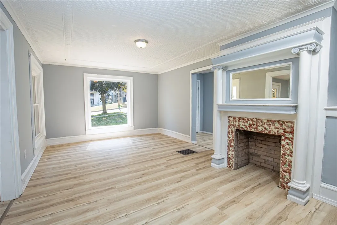 399 South Division Street, Hornell, New York 14843, Hornell, New York 14843, 7 Bedrooms Bedrooms, 9 Rooms Rooms,3 BathroomsBathrooms,Residential,For Sale,399 South Division Street, Hornell, New York 14843,0,R1649232