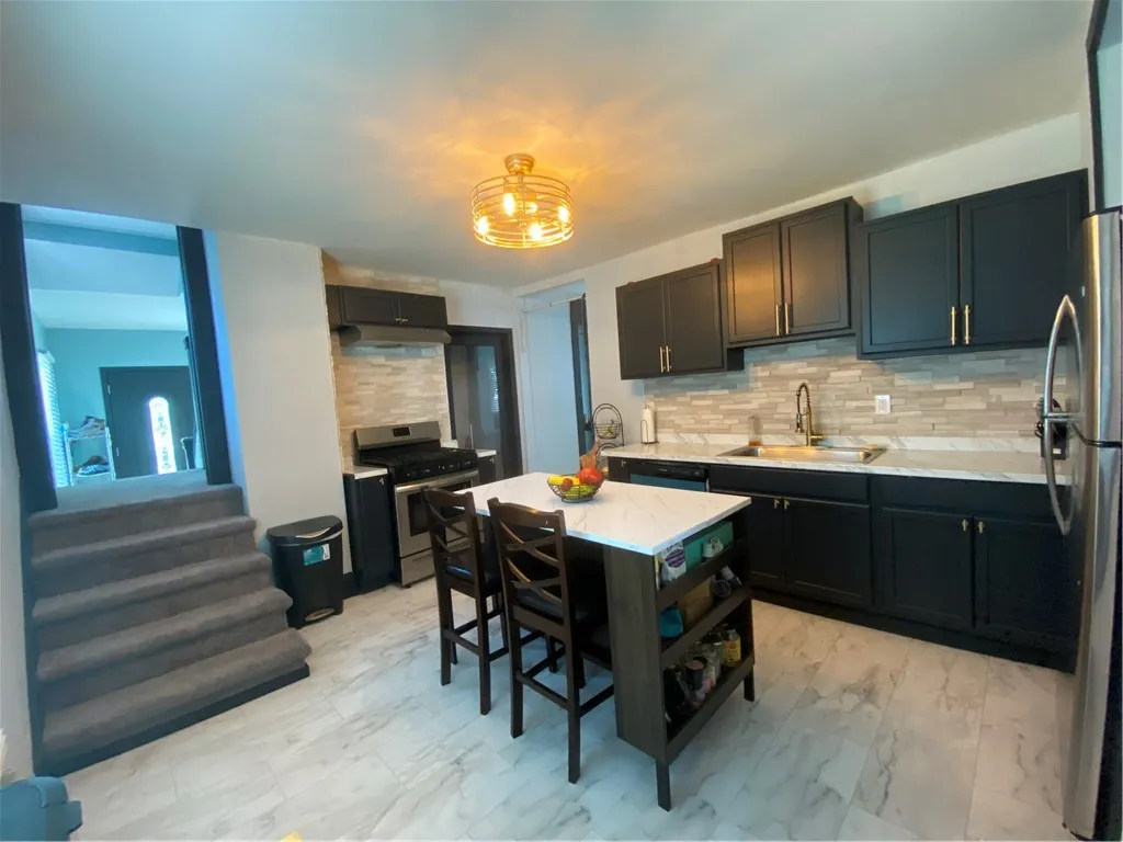 660 Walnut Street, Elmira City, New York 14901, Elmira City, New York 14901, 4 Bedrooms Bedrooms, 8 Rooms Rooms,1 BathroomBathrooms,Residential,For Sale,660 Walnut Street, Elmira City, New York 14901,0,R1649292