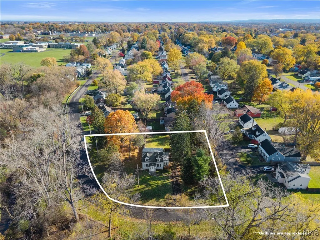 162 Mc Alpine Street, Salina, New York 13211, Salina, New York 13211, 3 Bedrooms Bedrooms, 10 Rooms Rooms,1 BathroomBathrooms,Residential,For Sale,162 Mc Alpine Street, Salina, New York 13211,0,S1648833