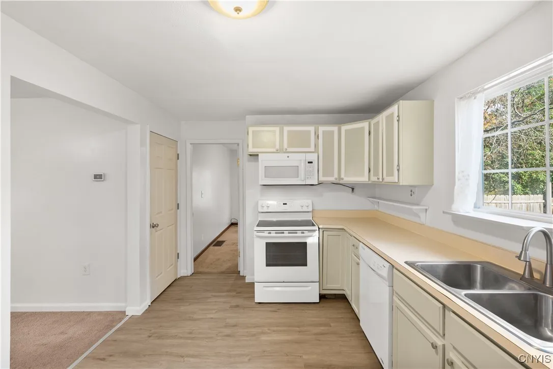 162 Mc Alpine Street, Salina, New York 13211, Salina, New York 13211, 3 Bedrooms Bedrooms, 10 Rooms Rooms,1 BathroomBathrooms,Residential,For Sale,162 Mc Alpine Street, Salina, New York 13211,0,S1648833