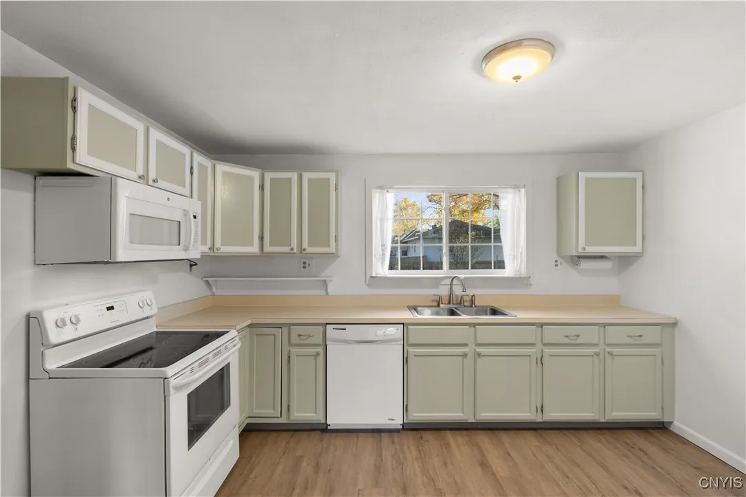 162 Mc Alpine Street, Salina, New York 13211, Salina, New York 13211, 3 Bedrooms Bedrooms, 10 Rooms Rooms,1 BathroomBathrooms,Residential,For Sale,162 Mc Alpine Street, Salina, New York 13211,0,S1648833