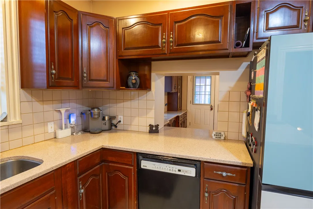 109 South Washington Street, Binghamton, New York, Binghamton, New York 13903, 4 Bedrooms Bedrooms, 9 Rooms Rooms,1 BathroomBathrooms,Residential,For Sale,109 South Washington Street, Binghamton, New York ,0,R1649200