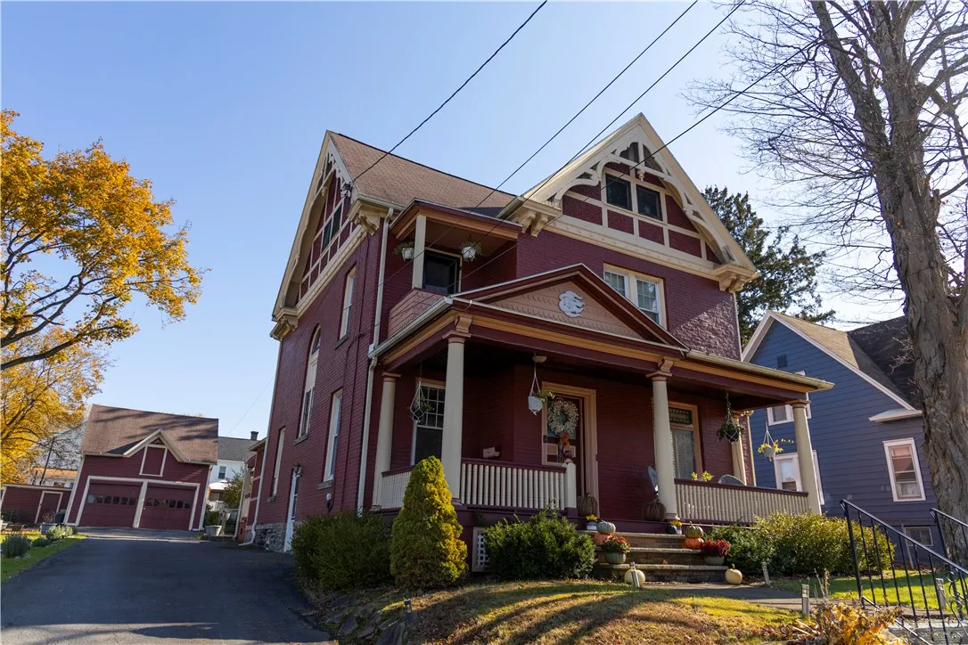 109 South Washington Street, Binghamton, New York, Binghamton, New York 13903, 4 Bedrooms Bedrooms, 9 Rooms Rooms,1 BathroomBathrooms,Residential,For Sale,109 South Washington Street, Binghamton, New York ,0,R1649200