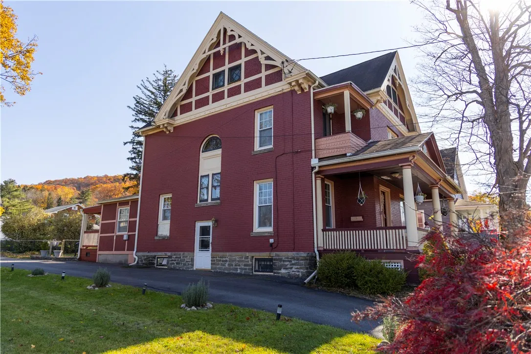 109 South Washington Street, Binghamton, New York, Binghamton, New York 13903, 4 Bedrooms Bedrooms, 9 Rooms Rooms,1 BathroomBathrooms,Residential,For Sale,109 South Washington Street, Binghamton, New York ,0,R1649200