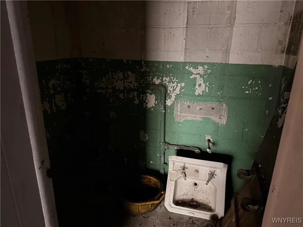 403 Vermont Street, Buffalo, New York 14213, Buffalo, New York 14213, ,Commercial Sale,For Sale,403 Vermont Street, Buffalo, New York 14213,0,B1649236