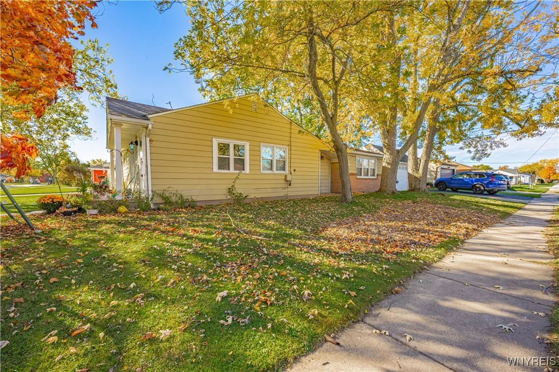 62 Conant Drive, Tonawanda, New York 14223, Tonawanda, New York 14223, 3 Bedrooms Bedrooms, 6 Rooms Rooms,1 BathroomBathrooms,Residential,For Sale,62 Conant Drive, Tonawanda, New York 14223,0,B1649318