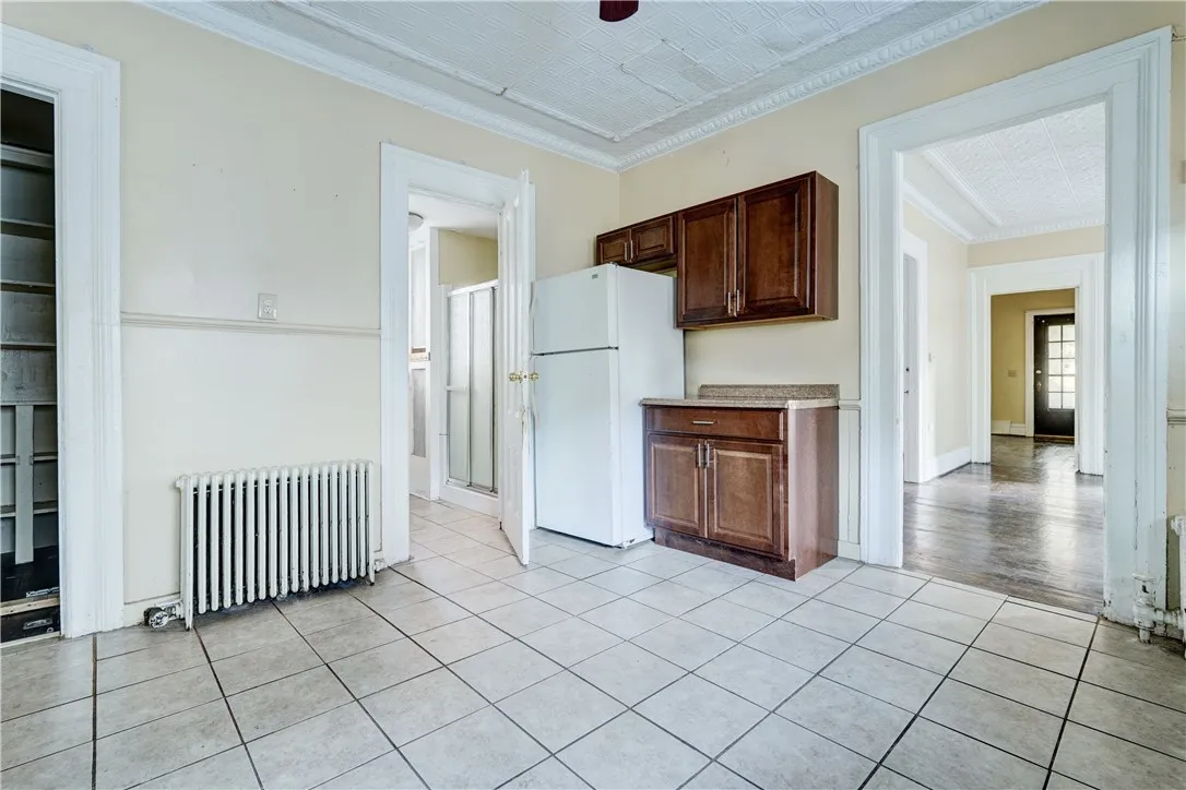 416 Gregory Street Down, Rochester, New York 14620, Rochester, New York 14620, 2 Bedrooms Bedrooms, 5 Rooms Rooms,1 BathroomBathrooms,Residential Lease,For Rent,416 Gregory Street Down, Rochester, New York 14620,0,R1649242