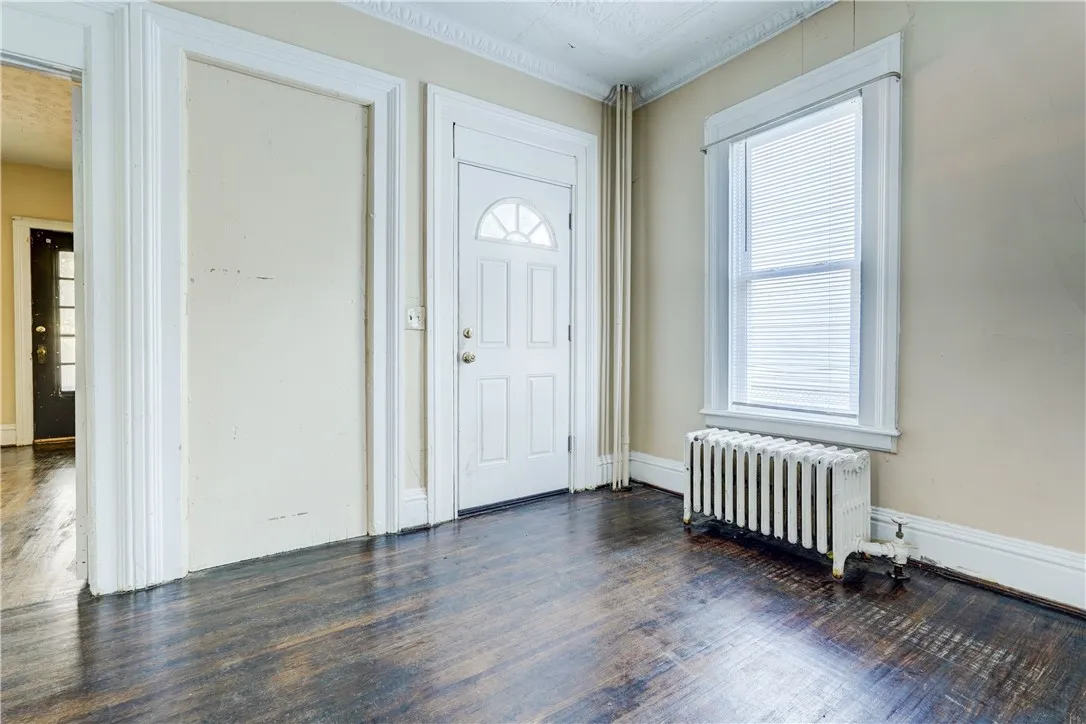 416 Gregory Street Down, Rochester, New York 14620, Rochester, New York 14620, 2 Bedrooms Bedrooms, 5 Rooms Rooms,1 BathroomBathrooms,Residential Lease,For Rent,416 Gregory Street Down, Rochester, New York 14620,0,R1649242