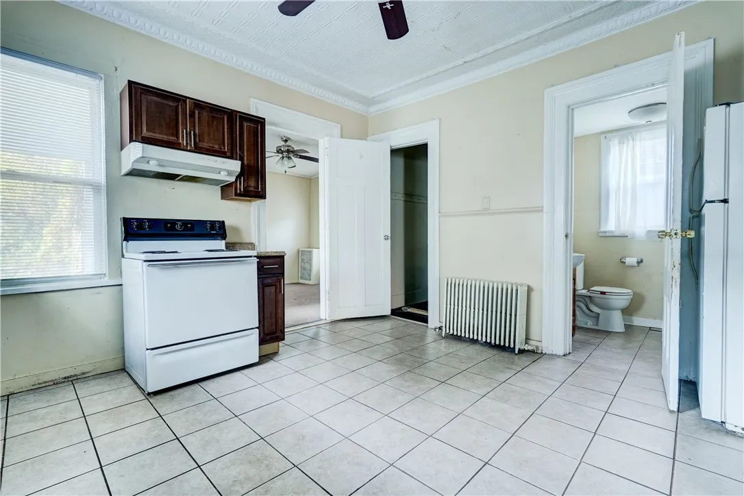 416 Gregory Street Down, Rochester, New York 14620, Rochester, New York 14620, 2 Bedrooms Bedrooms, 5 Rooms Rooms,1 BathroomBathrooms,Residential Lease,For Rent,416 Gregory Street Down, Rochester, New York 14620,0,R1649242