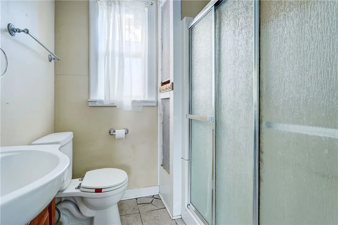 416 Gregory Street Down, Rochester, New York 14620, Rochester, New York 14620, 2 Bedrooms Bedrooms, 5 Rooms Rooms,1 BathroomBathrooms,Residential Lease,For Rent,416 Gregory Street Down, Rochester, New York 14620,0,R1649242