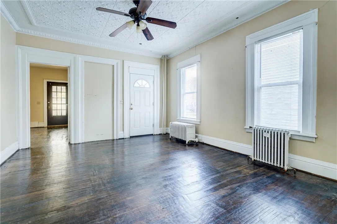 416 Gregory Street Down, Rochester, New York 14620, Rochester, New York 14620, 2 Bedrooms Bedrooms, 5 Rooms Rooms,1 BathroomBathrooms,Residential Lease,For Rent,416 Gregory Street Down, Rochester, New York 14620,0,R1649242