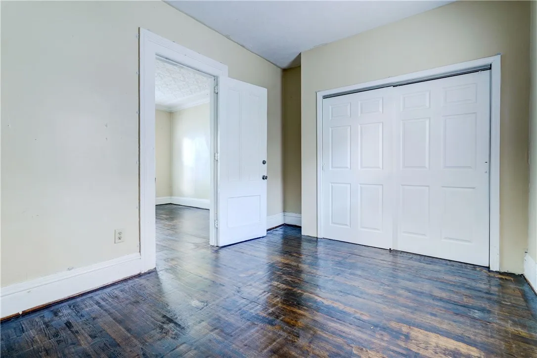 416 Gregory Street Down, Rochester, New York 14620, Rochester, New York 14620, 2 Bedrooms Bedrooms, 5 Rooms Rooms,1 BathroomBathrooms,Residential Lease,For Rent,416 Gregory Street Down, Rochester, New York 14620,0,R1649242