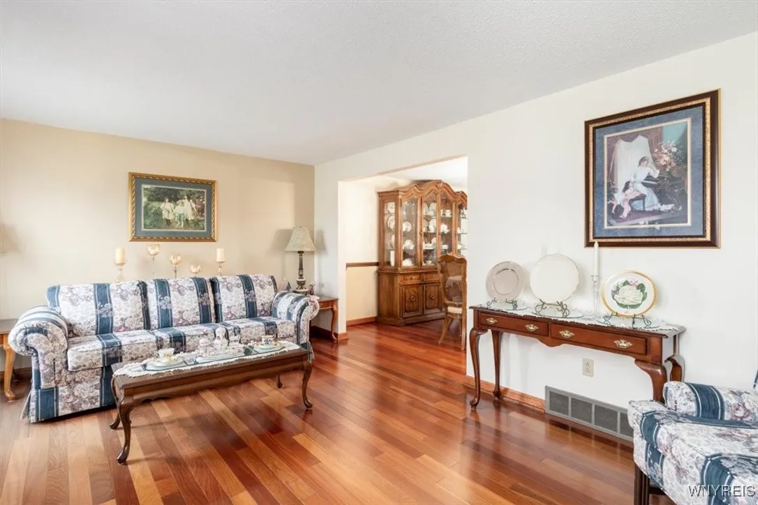 188 Heritage Farm Road, West Seneca, New York 1421, West Seneca, New York 14218, 4 Bedrooms Bedrooms, 9 Rooms Rooms,2 BathroomsBathrooms,Residential,For Sale,188 Heritage Farm Road, West Seneca, New York 1421,0,B1649171