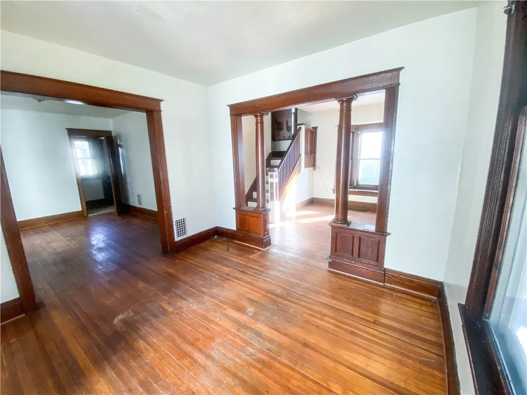 10 Renwood Street, Rochester, New York 14621, Rochester, New York 14621, 3 Bedrooms Bedrooms, 6 Rooms Rooms,1 BathroomBathrooms,Residential,For Sale,10 Renwood Street, Rochester, New York 14621,0,R1649324