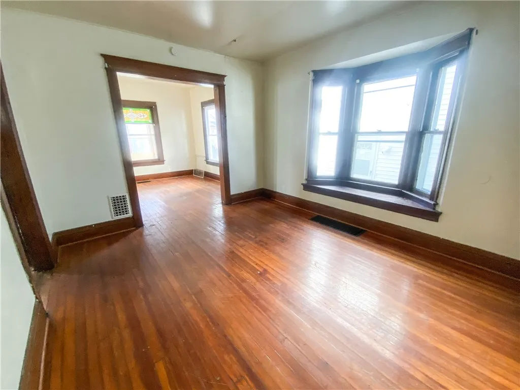 10 Renwood Street, Rochester, New York 14621, Rochester, New York 14621, 3 Bedrooms Bedrooms, 6 Rooms Rooms,1 BathroomBathrooms,Residential,For Sale,10 Renwood Street, Rochester, New York 14621,0,R1649324