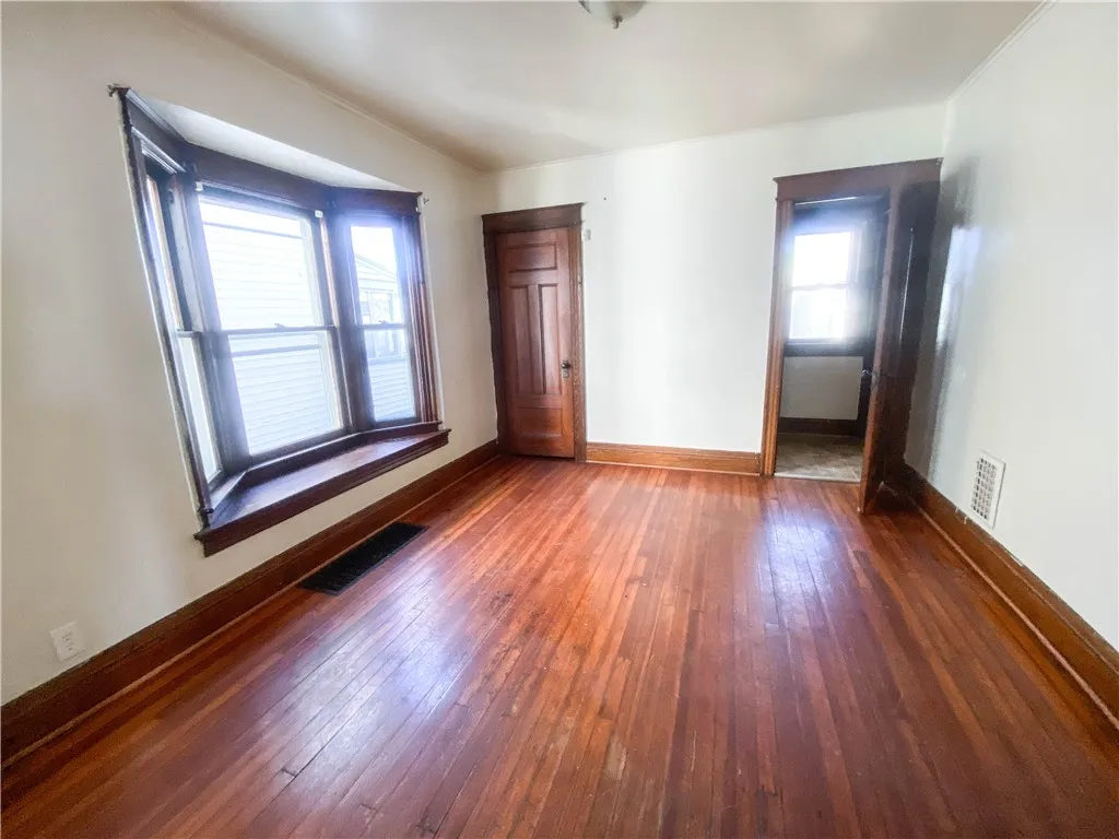 10 Renwood Street, Rochester, New York 14621, Rochester, New York 14621, 3 Bedrooms Bedrooms, 6 Rooms Rooms,1 BathroomBathrooms,Residential,For Sale,10 Renwood Street, Rochester, New York 14621,0,R1649324