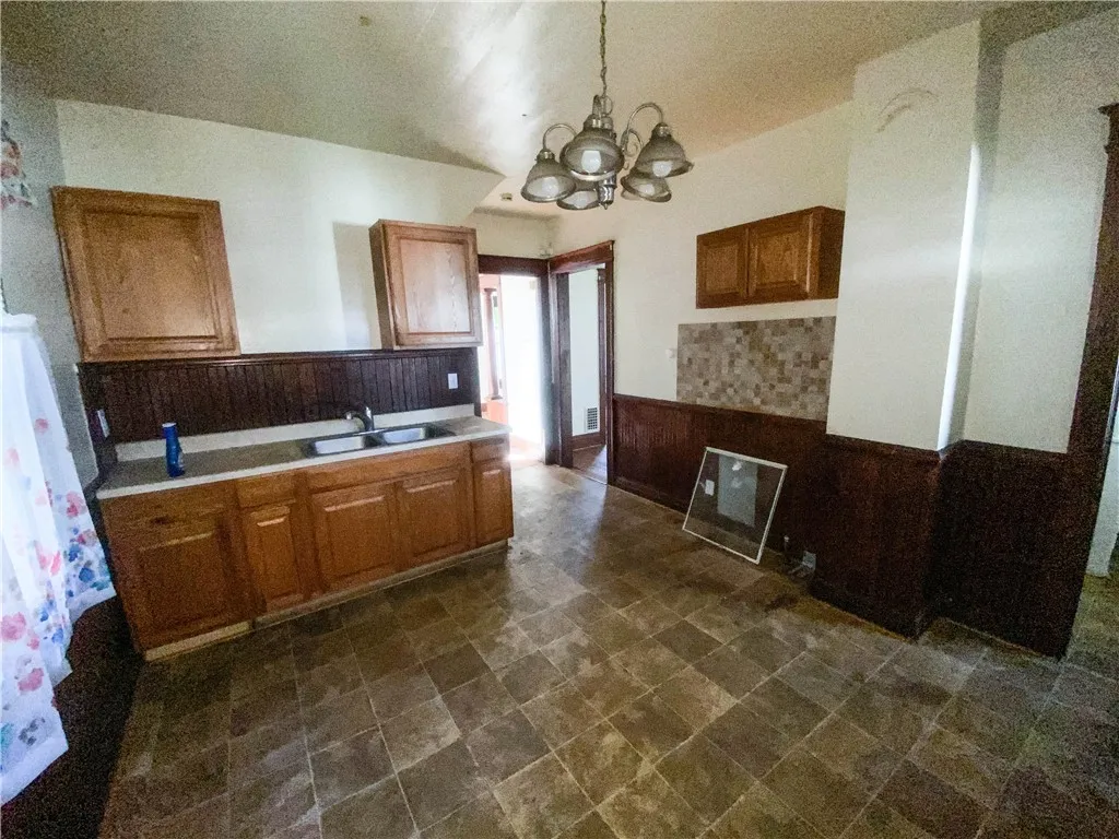 10 Renwood Street, Rochester, New York 14621, Rochester, New York 14621, 3 Bedrooms Bedrooms, 6 Rooms Rooms,1 BathroomBathrooms,Residential,For Sale,10 Renwood Street, Rochester, New York 14621,0,R1649324