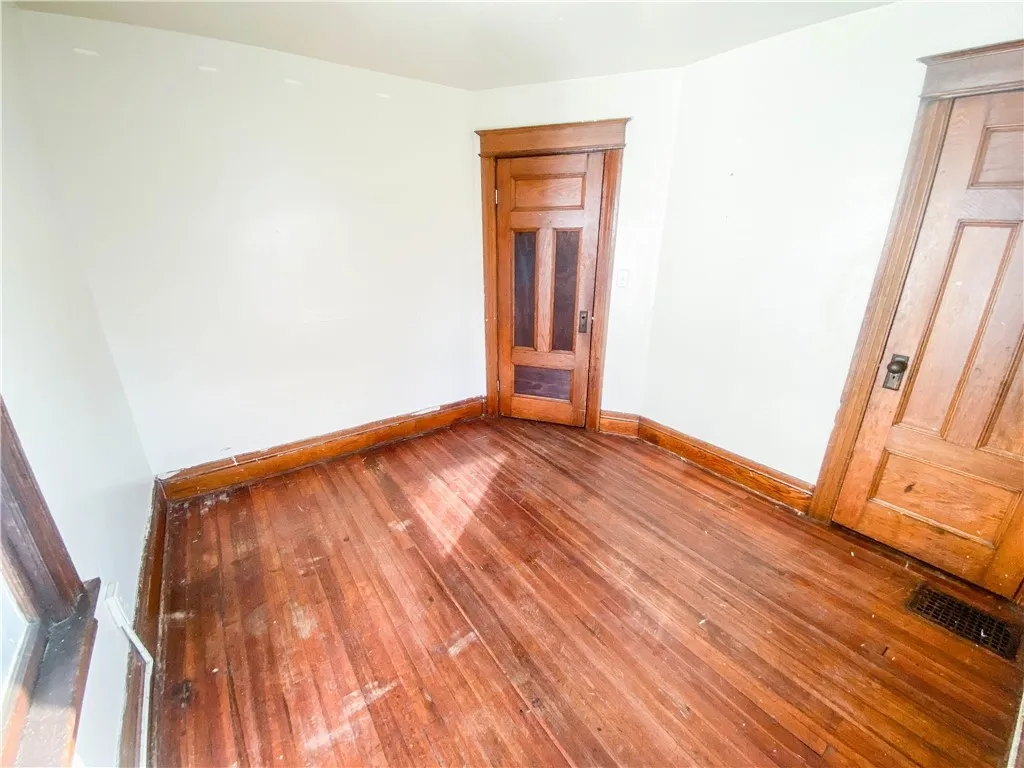 10 Renwood Street, Rochester, New York 14621, Rochester, New York 14621, 3 Bedrooms Bedrooms, 6 Rooms Rooms,1 BathroomBathrooms,Residential,For Sale,10 Renwood Street, Rochester, New York 14621,0,R1649324