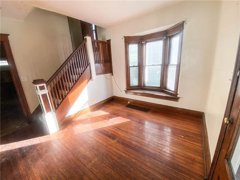 10 Renwood Street, Rochester, New York 14621, Rochester, New York 14621, 3 Bedrooms Bedrooms, 6 Rooms Rooms,1 BathroomBathrooms,Residential,For Sale,10 Renwood Street, Rochester, New York 14621,0,R1649324