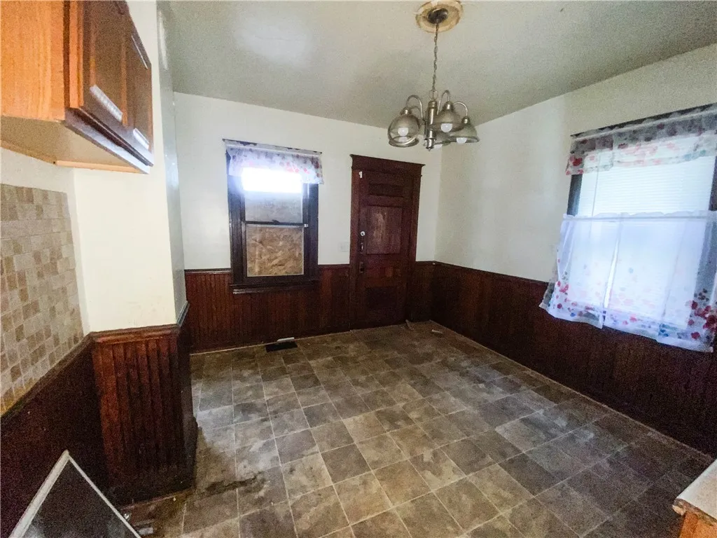 10 Renwood Street, Rochester, New York 14621, Rochester, New York 14621, 3 Bedrooms Bedrooms, 6 Rooms Rooms,1 BathroomBathrooms,Residential,For Sale,10 Renwood Street, Rochester, New York 14621,0,R1649324