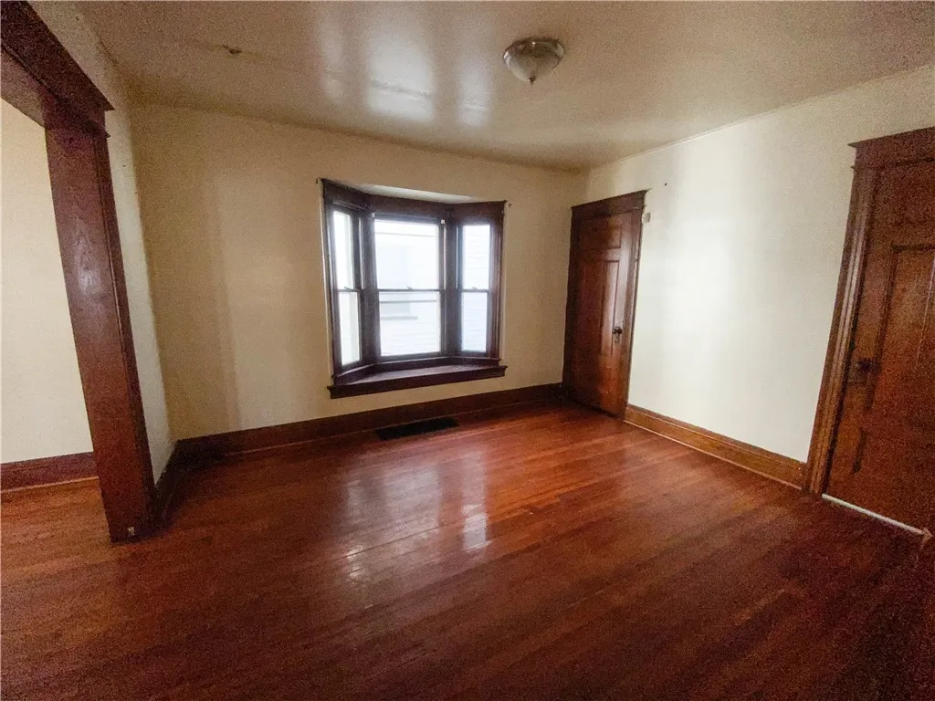 10 Renwood Street, Rochester, New York 14621, Rochester, New York 14621, 3 Bedrooms Bedrooms, 6 Rooms Rooms,1 BathroomBathrooms,Residential,For Sale,10 Renwood Street, Rochester, New York 14621,0,R1649324