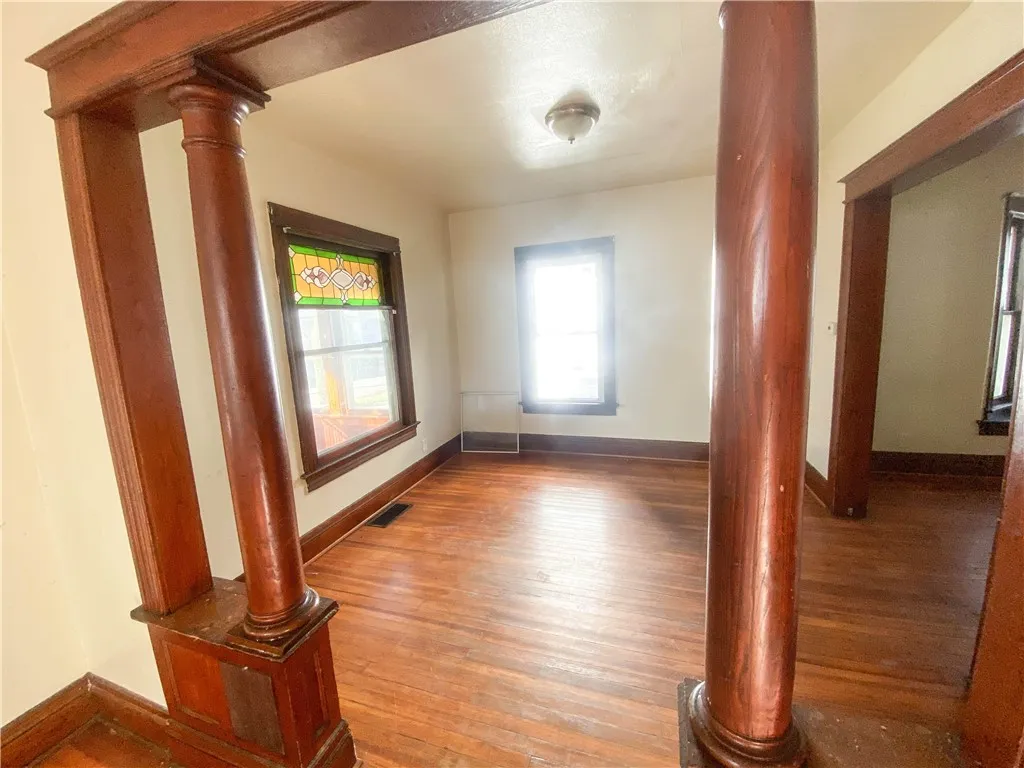 10 Renwood Street, Rochester, New York 14621, Rochester, New York 14621, 3 Bedrooms Bedrooms, 6 Rooms Rooms,1 BathroomBathrooms,Residential,For Sale,10 Renwood Street, Rochester, New York 14621,0,R1649324