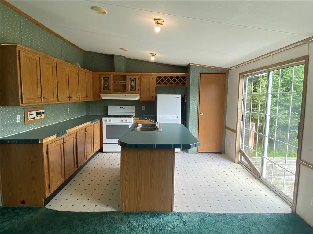 418 State Highway 167, Warren, New York 13502, Warren, New York 13502, 3 Bedrooms Bedrooms, 8 Rooms Rooms,2 BathroomsBathrooms,Residential,For Sale,418 State Highway 167, Warren, New York 13502,0,R1648827
