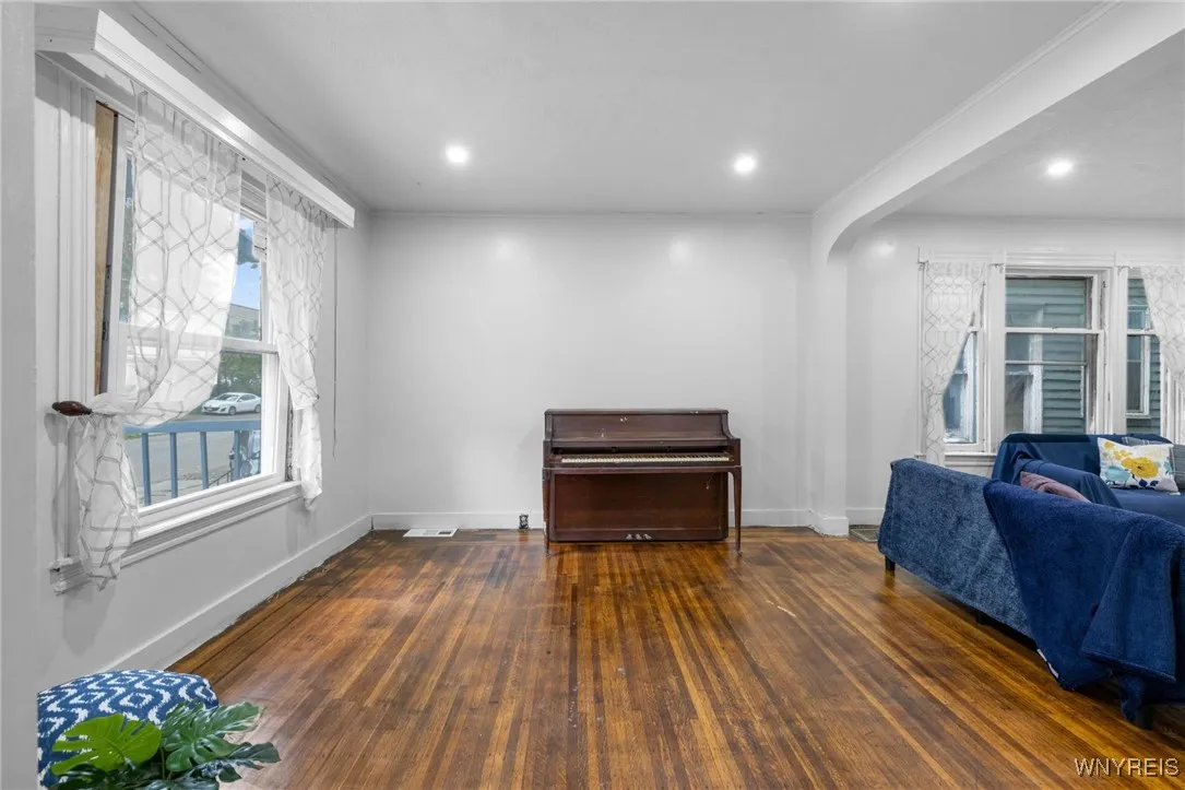 114 School Street, Buffalo, New York 14213, Buffalo, New York 14213, 4 Bedrooms Bedrooms, 9 Rooms Rooms,1 BathroomBathrooms,Residential,For Sale,114 School Street, Buffalo, New York 14213,0,B1648748