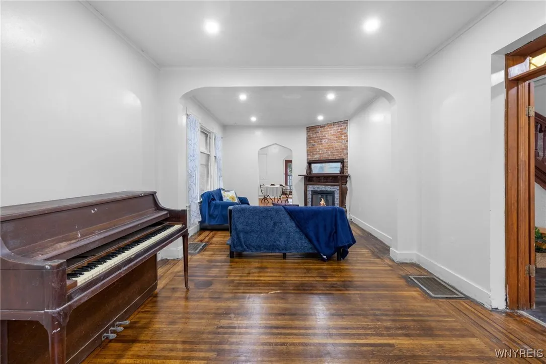 114 School Street, Buffalo, New York 14213, Buffalo, New York 14213, 4 Bedrooms Bedrooms, 9 Rooms Rooms,1 BathroomBathrooms,Residential,For Sale,114 School Street, Buffalo, New York 14213,0,B1648748