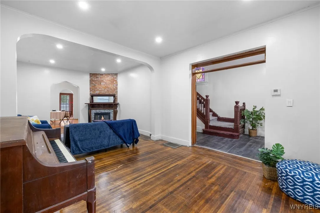 114 School Street, Buffalo, New York 14213, Buffalo, New York 14213, 4 Bedrooms Bedrooms, 9 Rooms Rooms,1 BathroomBathrooms,Residential,For Sale,114 School Street, Buffalo, New York 14213,0,B1648748