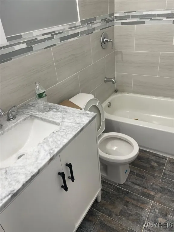 260 Stevens Avenue, Buffalo, New York 14215, Buffalo, New York 14215, 4 Bedrooms Bedrooms, 6 Rooms Rooms,1 BathroomBathrooms,Residential Lease,For Rent,260 Stevens Avenue, Buffalo, New York 14215,0,B1649350