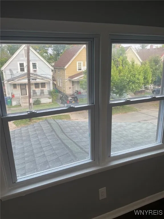 260 Stevens Avenue, Buffalo, New York 14215, Buffalo, New York 14215, 4 Bedrooms Bedrooms, 6 Rooms Rooms,1 BathroomBathrooms,Residential Lease,For Rent,260 Stevens Avenue, Buffalo, New York 14215,0,B1649350