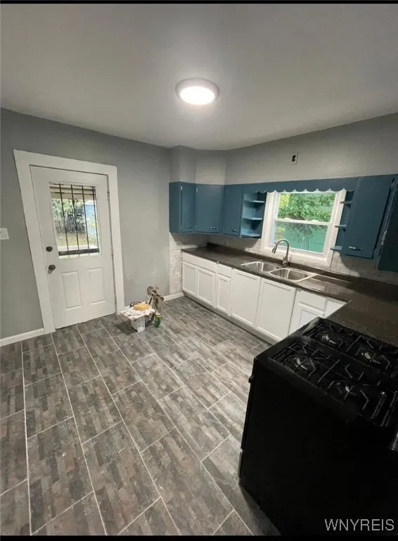 260 Stevens Avenue, Buffalo, New York 14215, Buffalo, New York 14215, 4 Bedrooms Bedrooms, 6 Rooms Rooms,1 BathroomBathrooms,Residential Lease,For Rent,260 Stevens Avenue, Buffalo, New York 14215,0,B1649350