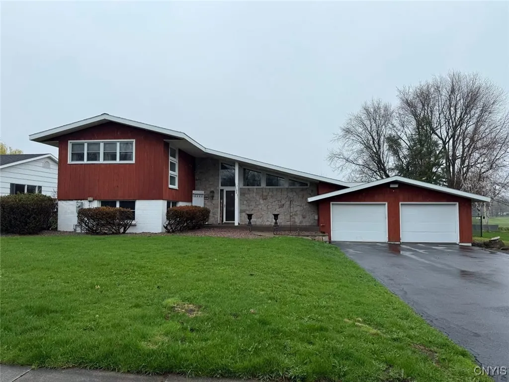 450 Harris Drive, Watertown City, New York 13601, Watertown City, New York 13601, 4 Bedrooms Bedrooms, 12 Rooms Rooms,2 BathroomsBathrooms,Residential,For Sale,450 Harris Drive, Watertown City, New York 13601,0,S1649357