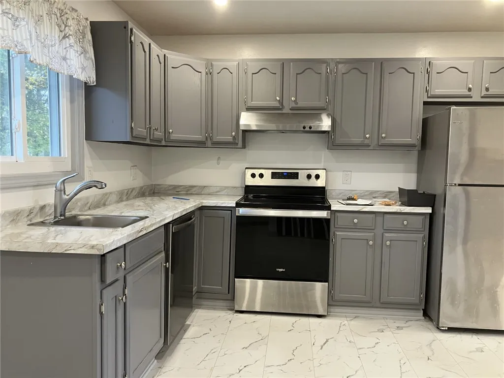 46 Sienna Drive, Henrietta, New York 14623, Henrietta, New York 14623, 3 Bedrooms Bedrooms, 5 Rooms Rooms,1 BathroomBathrooms,Residential Lease,For Rent,46 Sienna Drive, Henrietta, New York 14623,0,R1649359