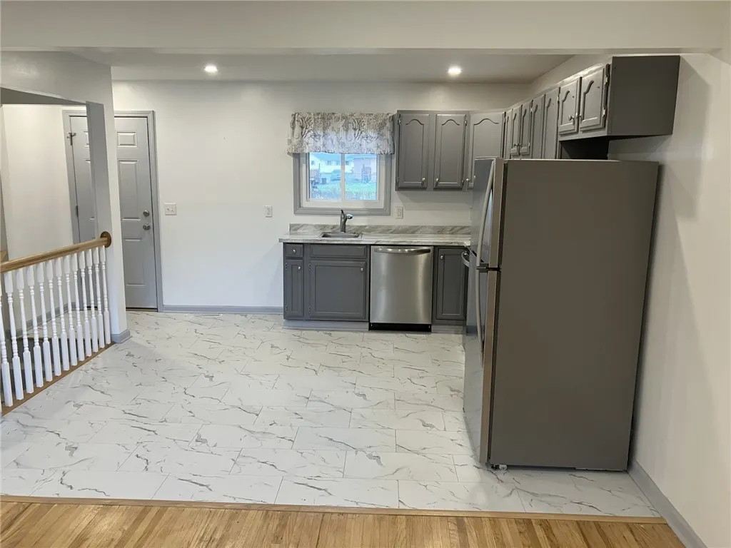 46 Sienna Drive, Henrietta, New York 14623, Henrietta, New York 14623, 3 Bedrooms Bedrooms, 5 Rooms Rooms,1 BathroomBathrooms,Residential Lease,For Rent,46 Sienna Drive, Henrietta, New York 14623,0,R1649359