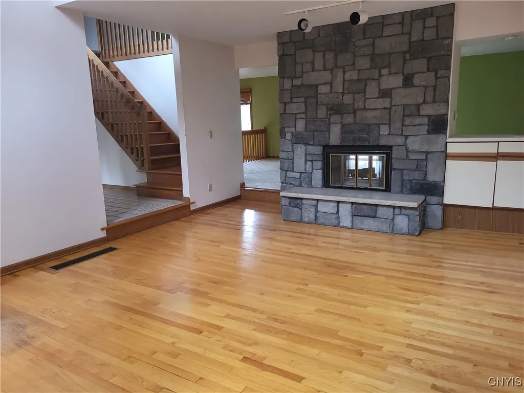 2 Shadowbrrok Drive, None, New York 12065, New York 12065, 4 Bedrooms Bedrooms, 10 Rooms Rooms,2 BathroomsBathrooms,Residential,For Sale,2 Shadowbrrok Drive, None, New York 12065,0,S1649366