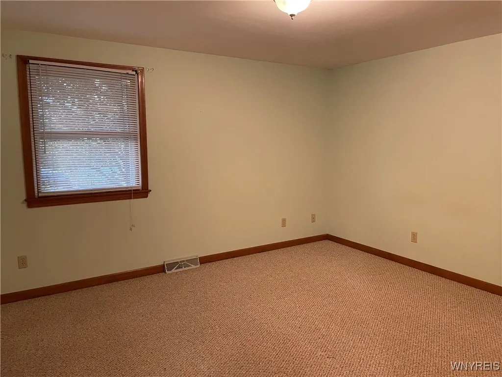 6072 Thornwood Drive, Boston, New York 14075, Boston, New York 14075, 4 Bedrooms Bedrooms, ,3 BathroomsBathrooms,Residential,For Sale,6072 Thornwood Drive, Boston, New York 14075,0,B1649141