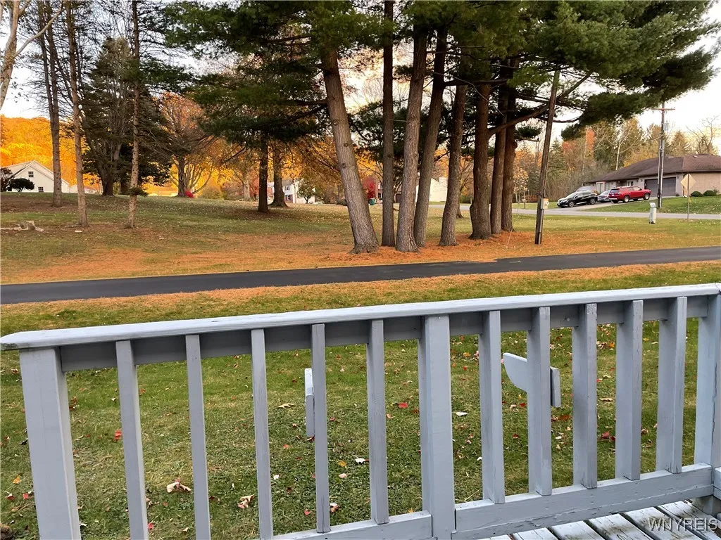 6072 Thornwood Drive, Boston, New York 14075, Boston, New York 14075, 4 Bedrooms Bedrooms, ,3 BathroomsBathrooms,Residential,For Sale,6072 Thornwood Drive, Boston, New York 14075,0,B1649141