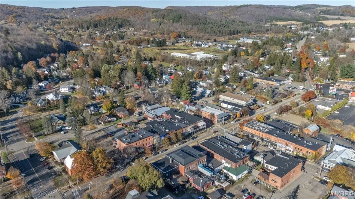 8 Monroe Street, Ellicottville, New York 14731, Ellicottville, New York 14731, 8 Bedrooms Bedrooms, ,3 BathroomsBathrooms,Residential,For Sale,8 Monroe Street, Ellicottville, New York 14731,0,B1649177