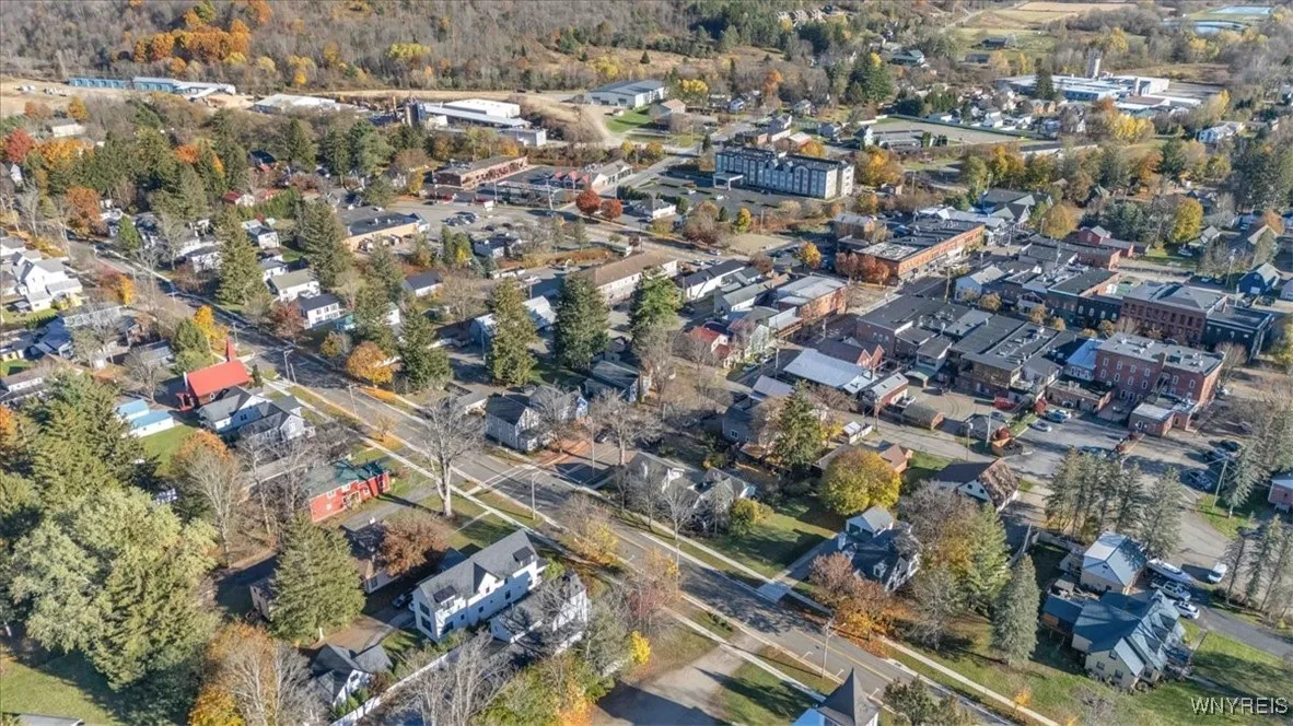 8 Monroe Street, Ellicottville, New York 14731, Ellicottville, New York 14731, 8 Bedrooms Bedrooms, ,3 BathroomsBathrooms,Residential,For Sale,8 Monroe Street, Ellicottville, New York 14731,0,B1649177