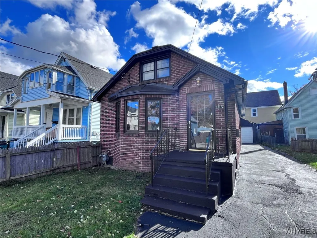 165 Roesch Avenue, Buffalo, New York 14207, Buffalo, New York 14207, 3 Bedrooms Bedrooms, 7 Rooms Rooms,1 BathroomBathrooms,Residential,For Sale,165 Roesch Avenue, Buffalo, New York 14207,0,B1649363